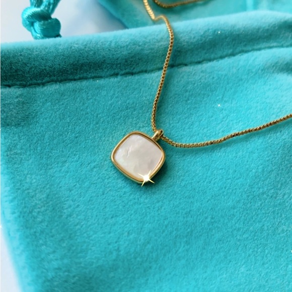 Mother of Pearl vermeil necklace charm gold sterling silver - Picture 7 of 13